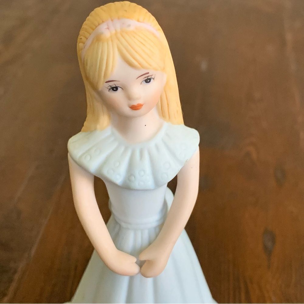 Enesco Growing Up Birthday Girls Age 10 Figurine Blonde Blue Dress
